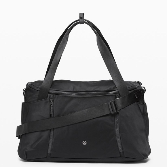 lululemon athletica Handbags - Define duffle 31L